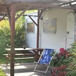 Nyaraló Osrodek Wypoczynkowy Ada *
